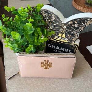 Tory Burch Pale Pink Patent Zip-Around Wallet with Gold Logo